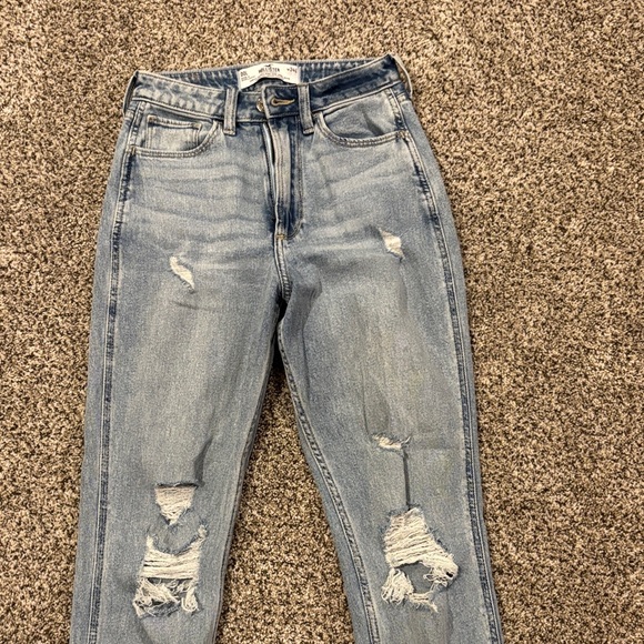 Hollister curvy ultra high rise mom jean - Picture 4 of 5